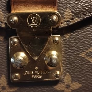 Women Louis Vuitton Pochette Metis